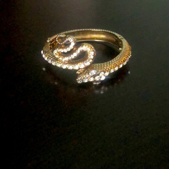 2/20- Show stopper Snake Bracelet 🐍 ⭐️ - Picture 1 of 2